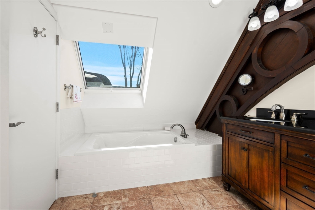 143 Burrill Street # 301 Property Photo 13