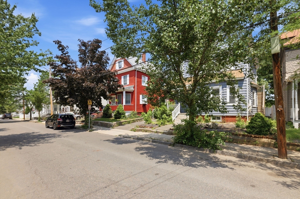 15 Waverly Ave Property Photo 2