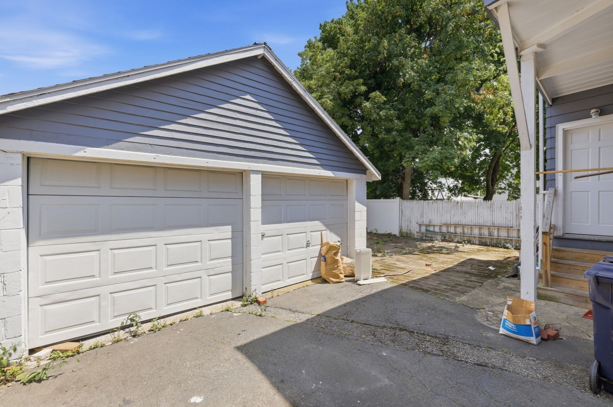 15 Waverly Ave Property Photo 2