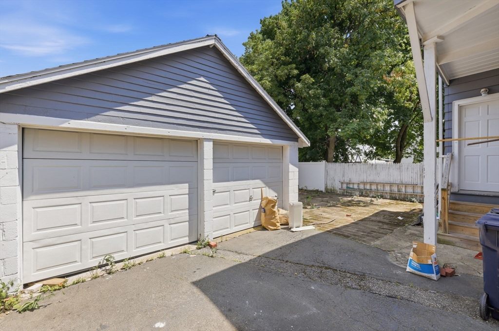15 Waverly Ave Property Photo 4