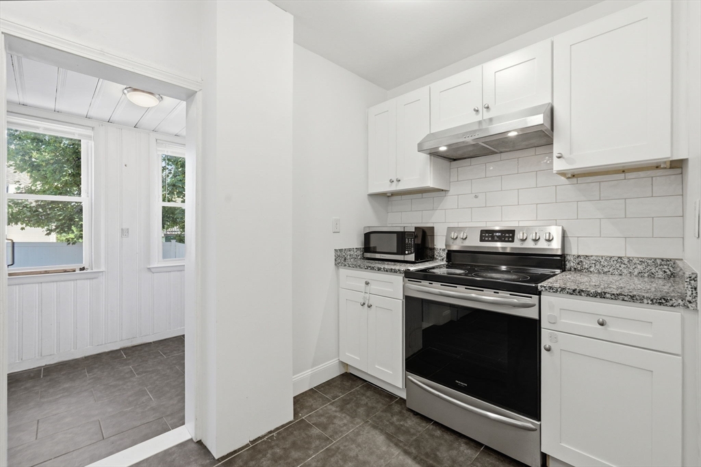 15 Waverly Ave Property Photo 8