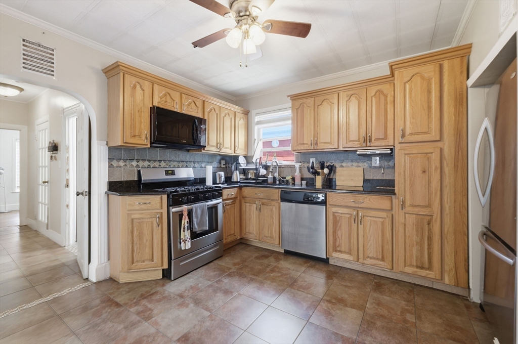 15 Waverly Ave Property Photo 16