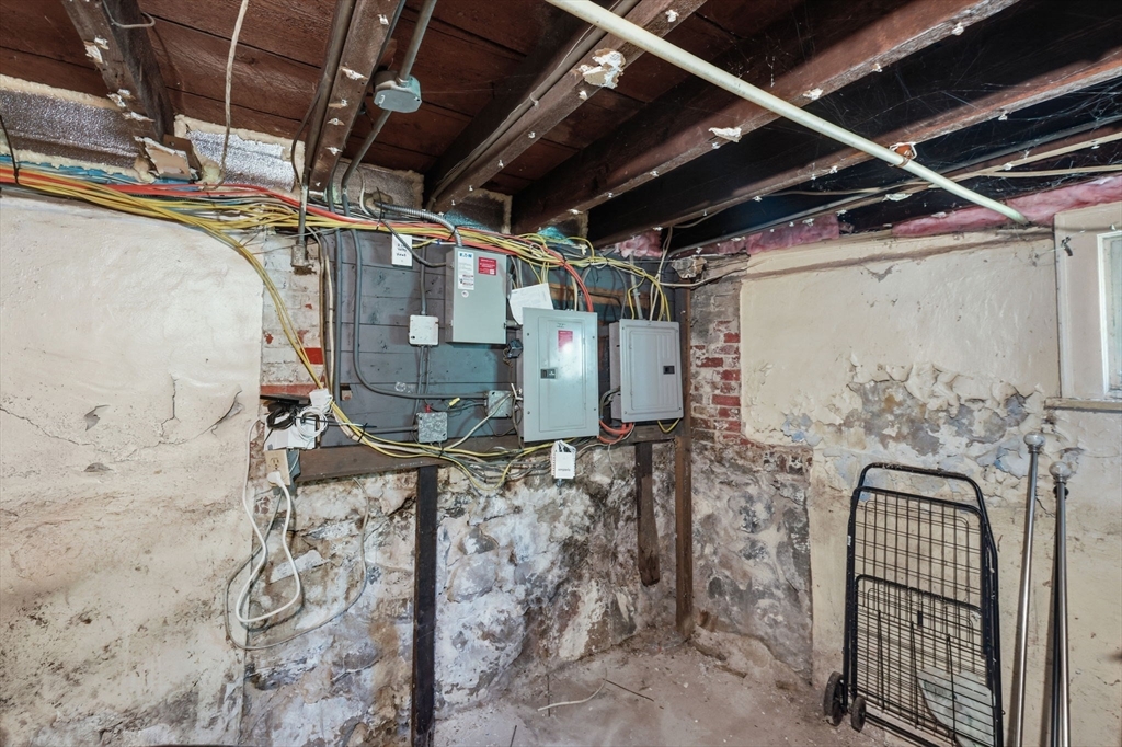 15 Waverly Ave Property Photo 32