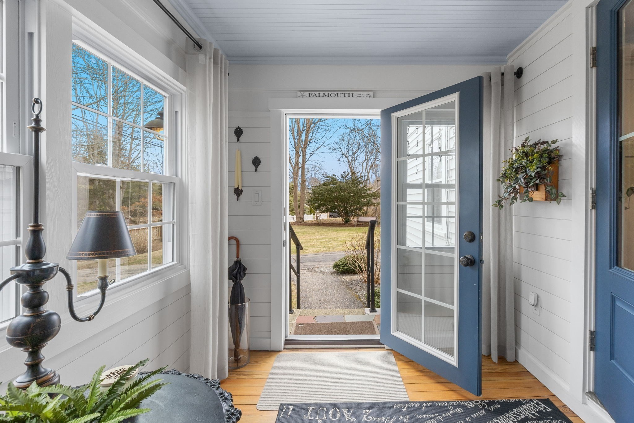 182 Woods Hole Rd Property Photo 3