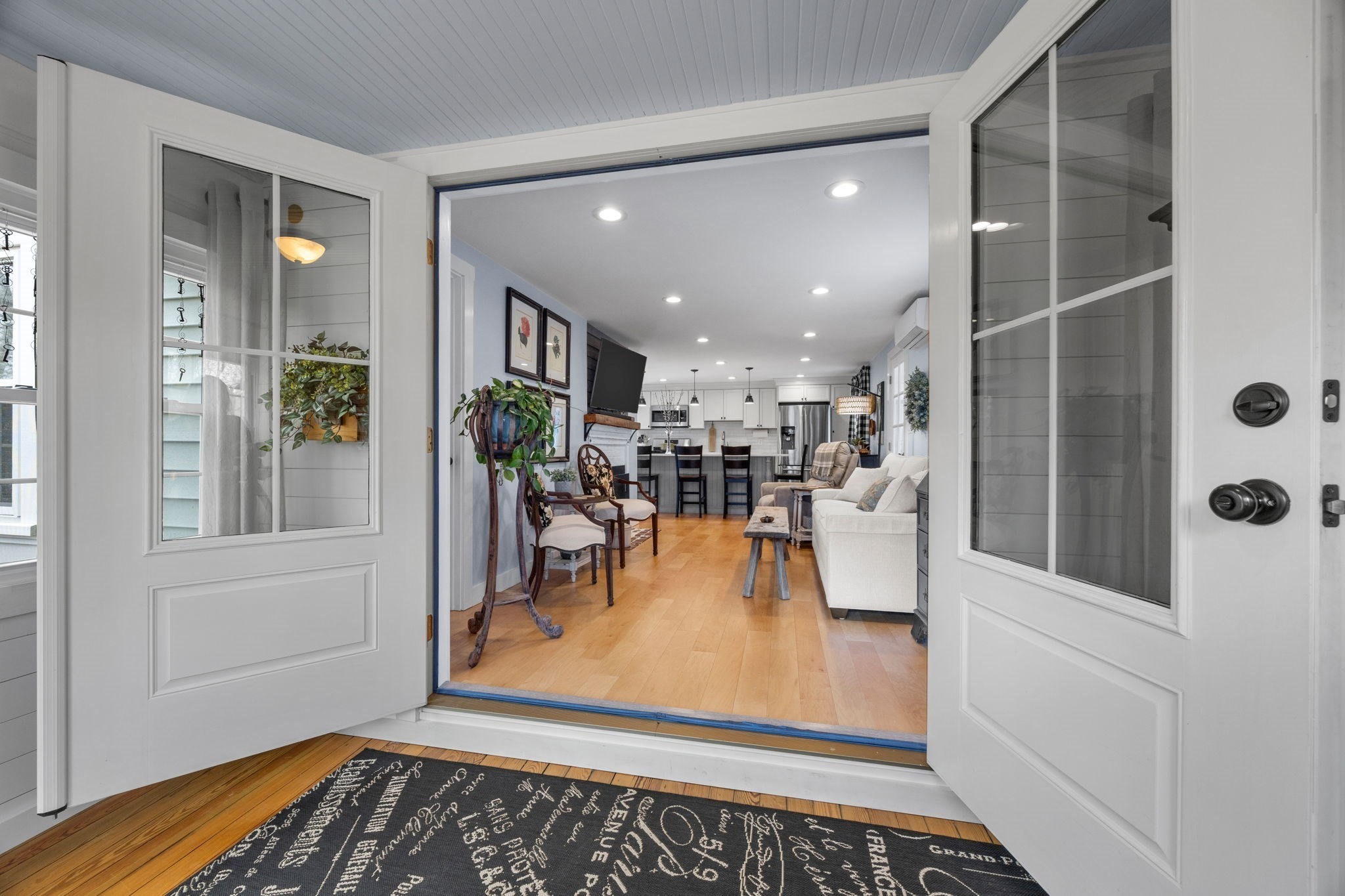 182 Woods Hole Rd Property Photo 4
