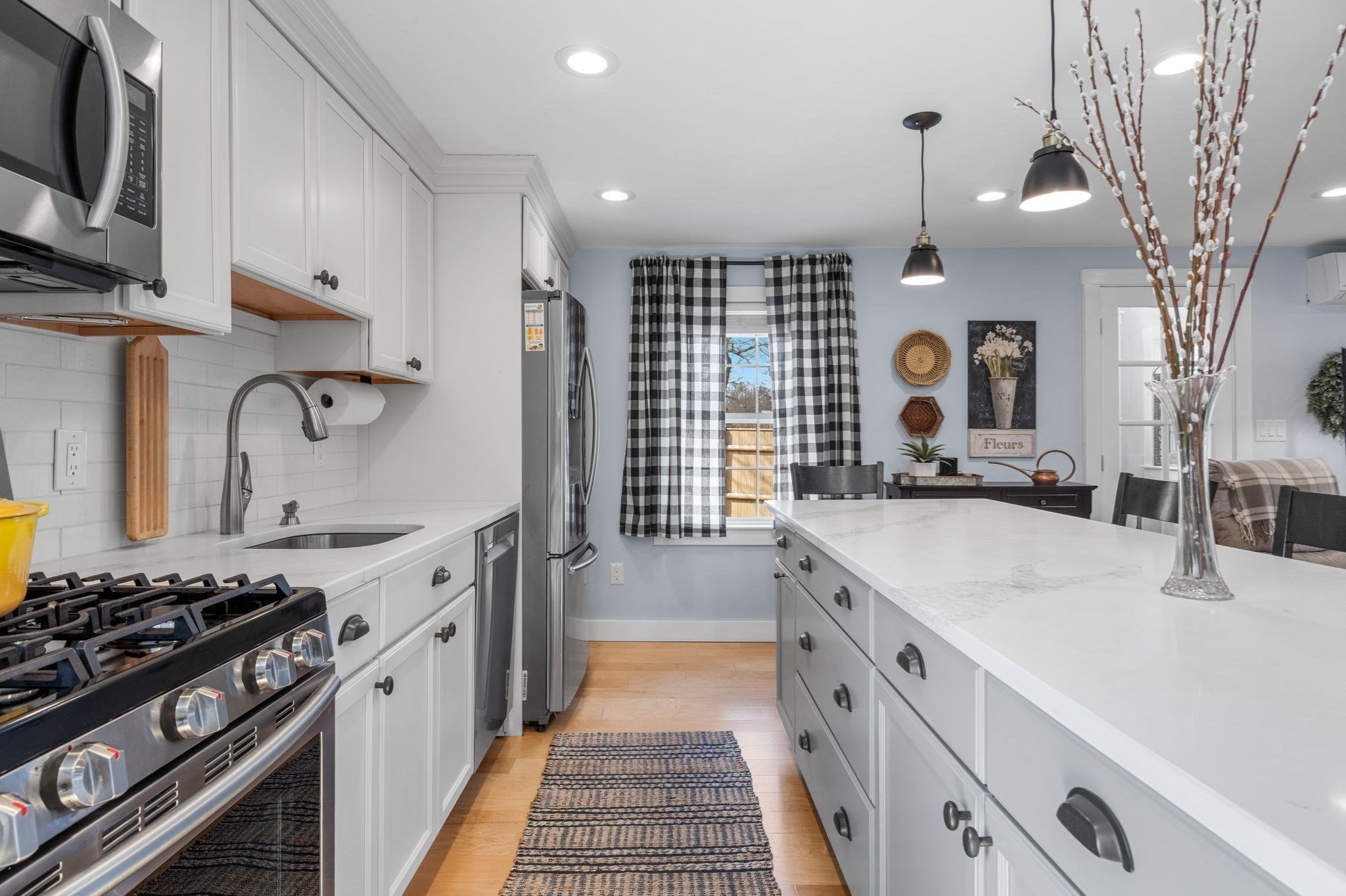 182 Woods Hole Rd Property Photo 14