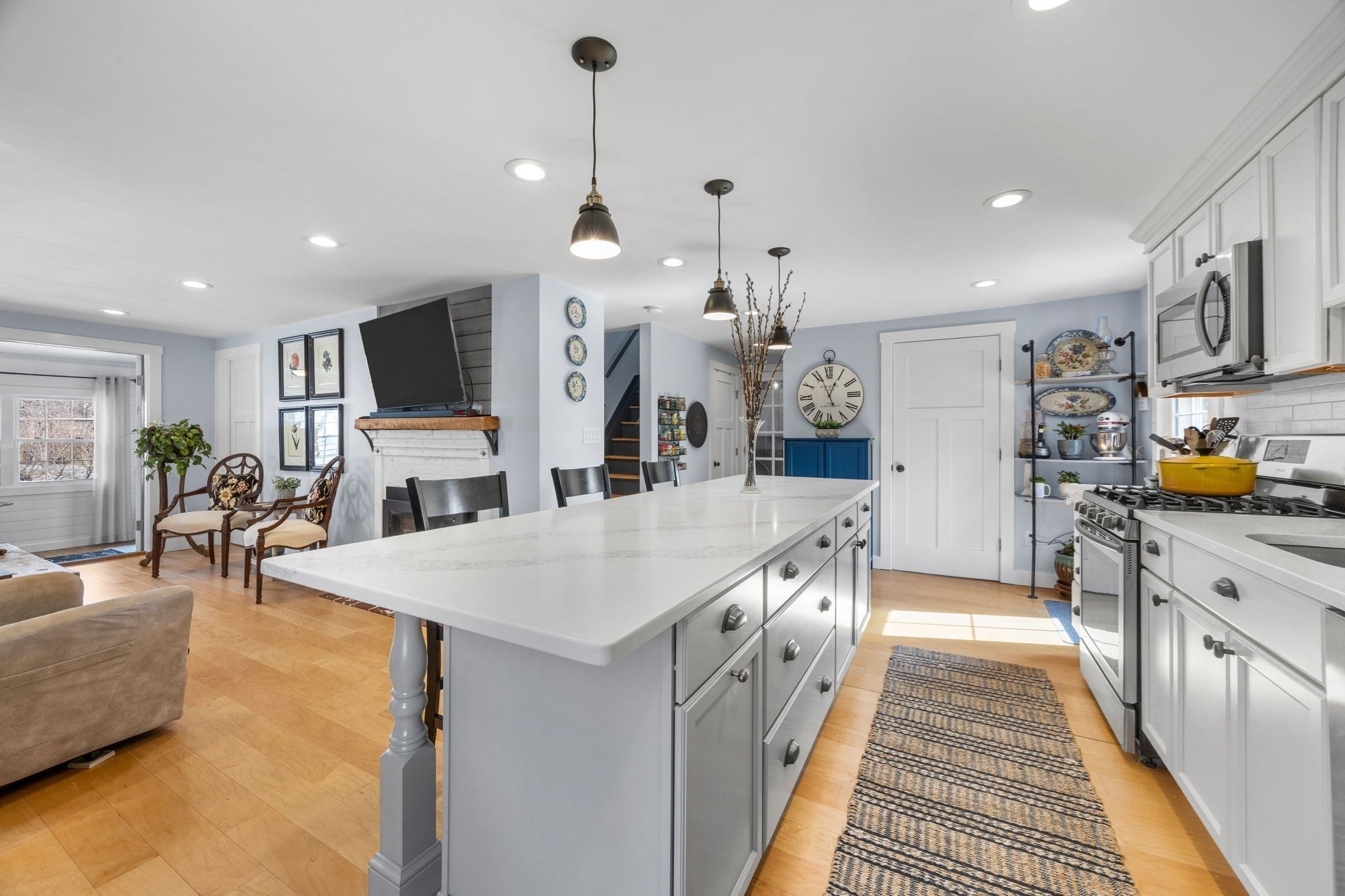 182 Woods Hole Rd Property Photo 16