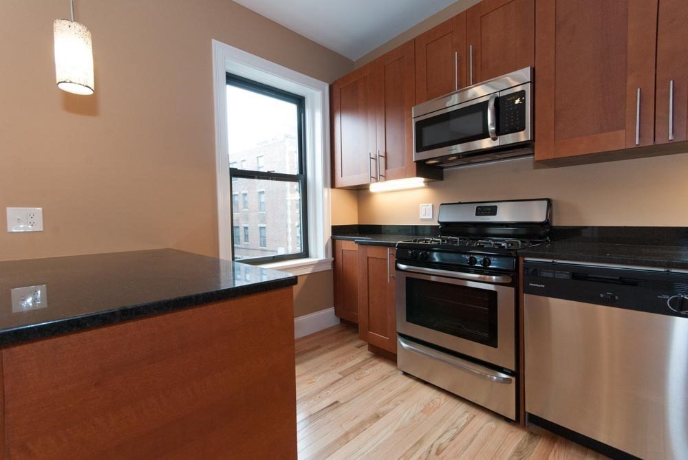 6 Lothian Rd # 3 Property Photo 1
