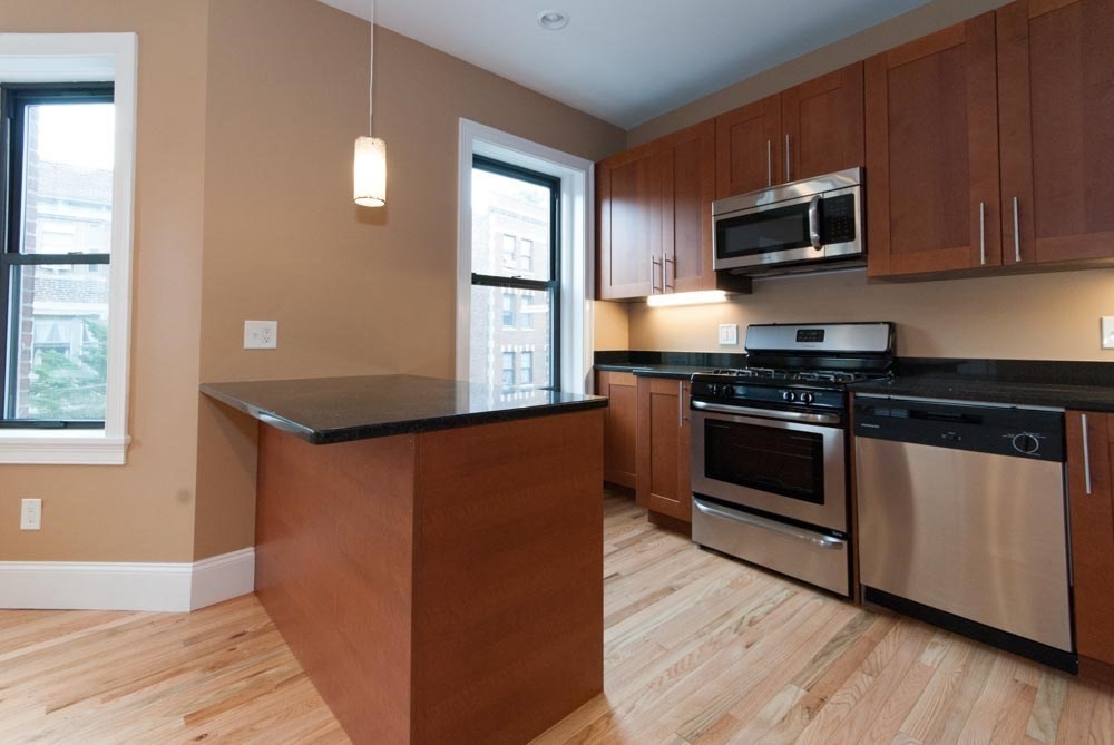 6 Lothian Rd # 3 Property Photo 10