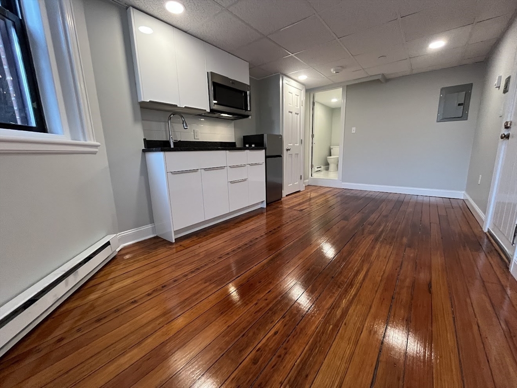 506 Beacon # C Property Photo 3