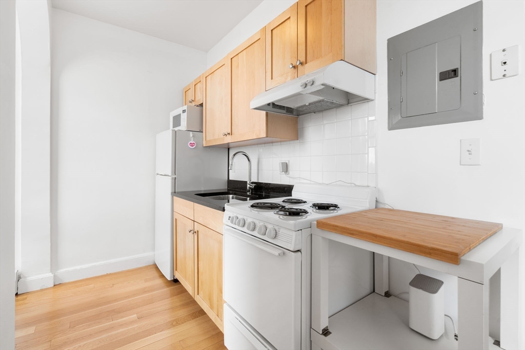 483 Beacon St Property Photo 6