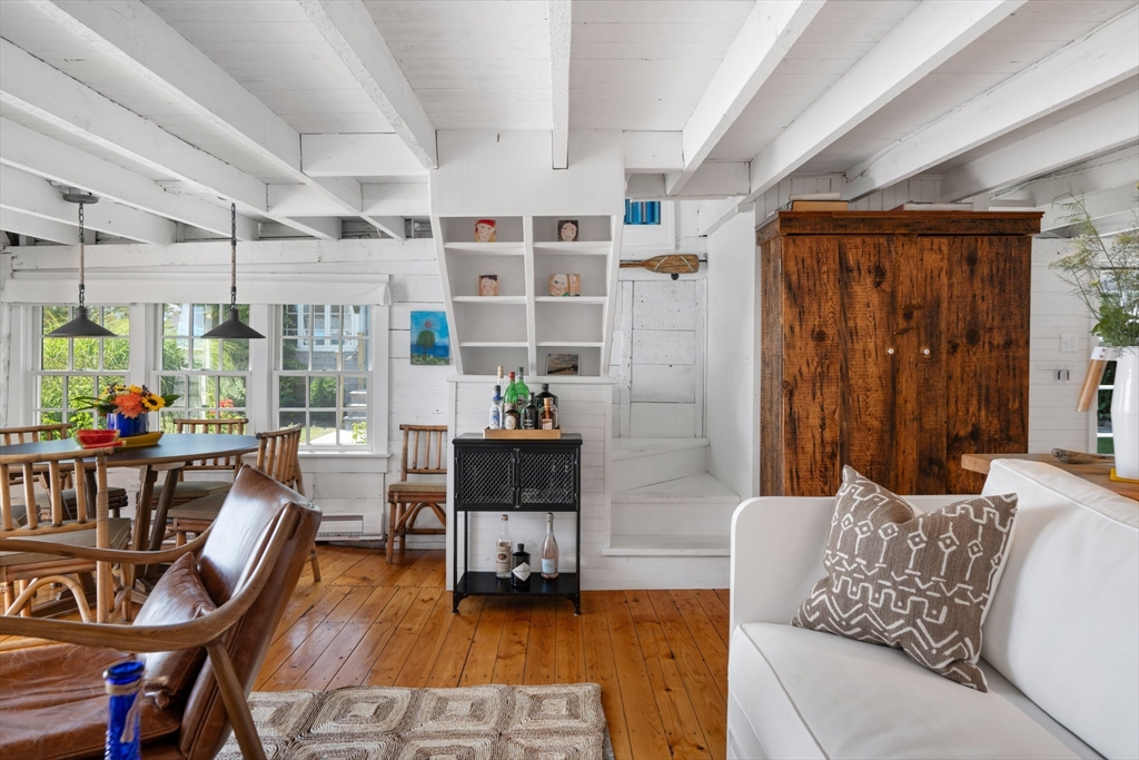 593 Commercial Street Property Photo 10