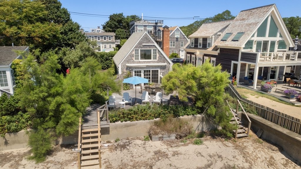 593 Commercial Street Property Photo 30