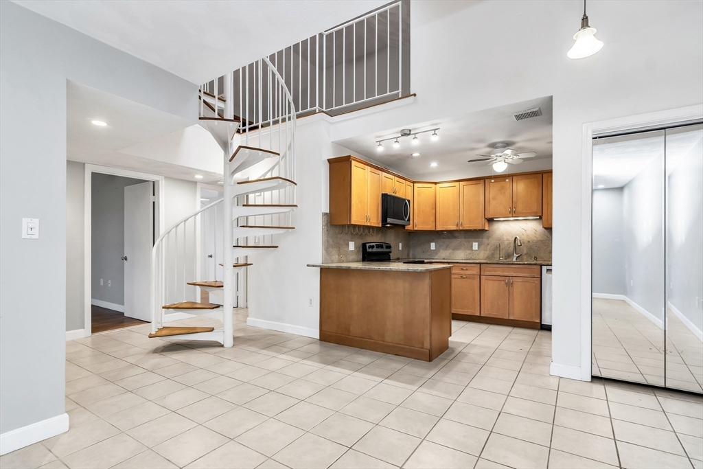 21 Margin Street # 33 Property Photo 3