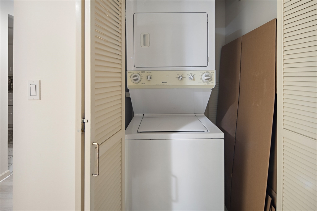 10 Rogers Street # 227 Property Photo 16