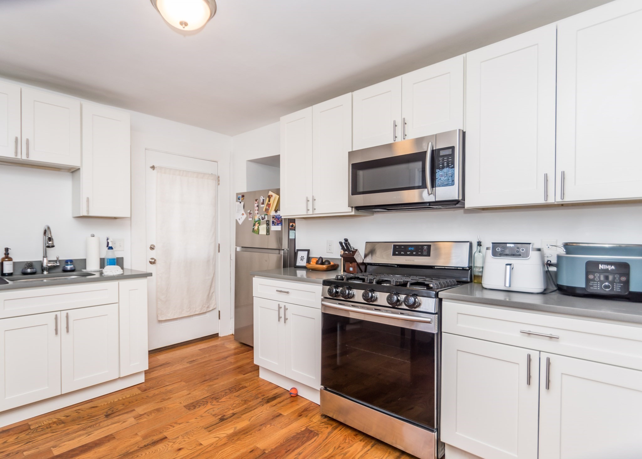 252-254 Crescent Street Property Photo 4