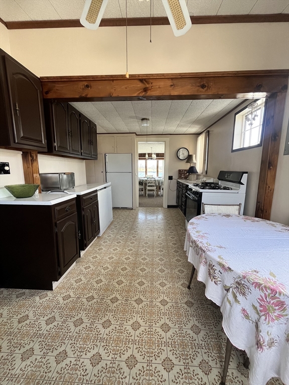 9 Parkview Ave Property Photo 10