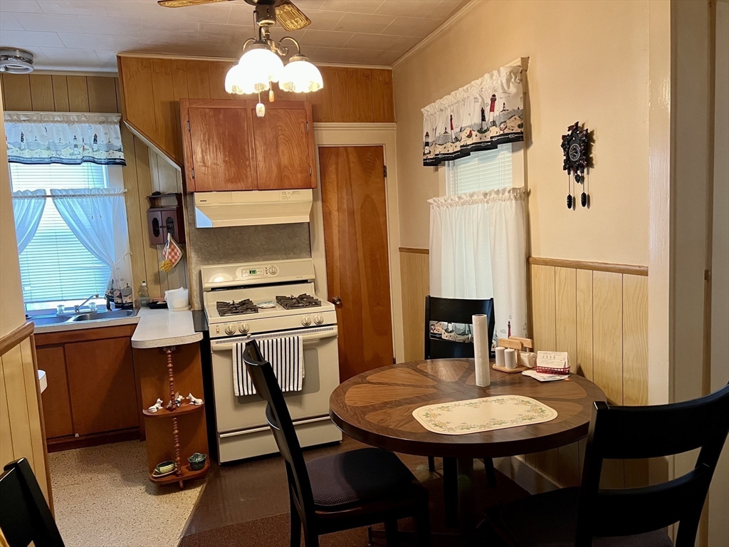 152-154 Chestnut St Property Photo 12