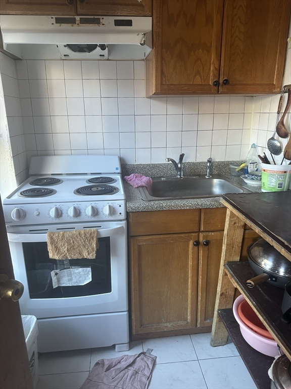 104-104a Tyler St Property Photo 5