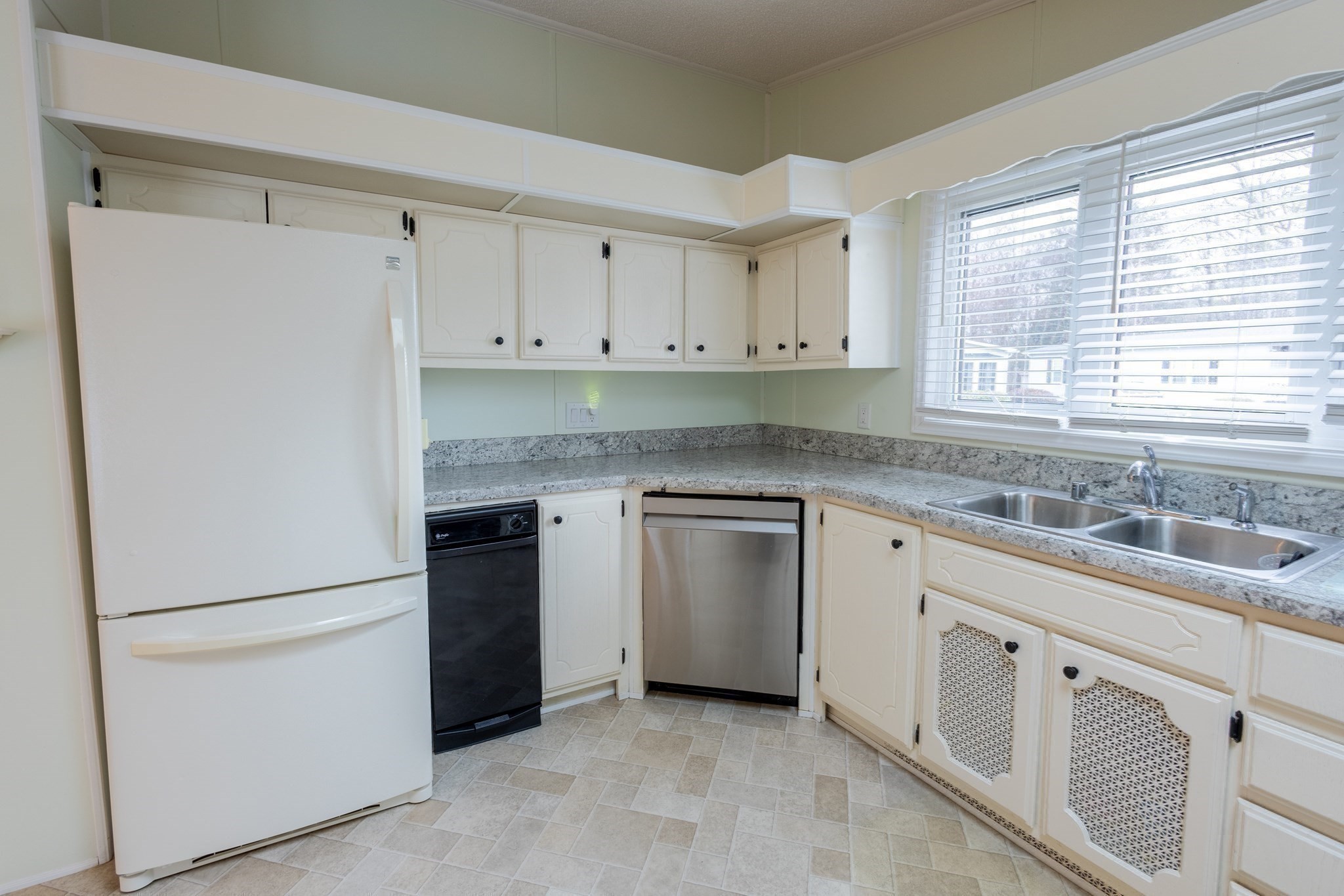 30 Leisurewood Drive Property Photo 7