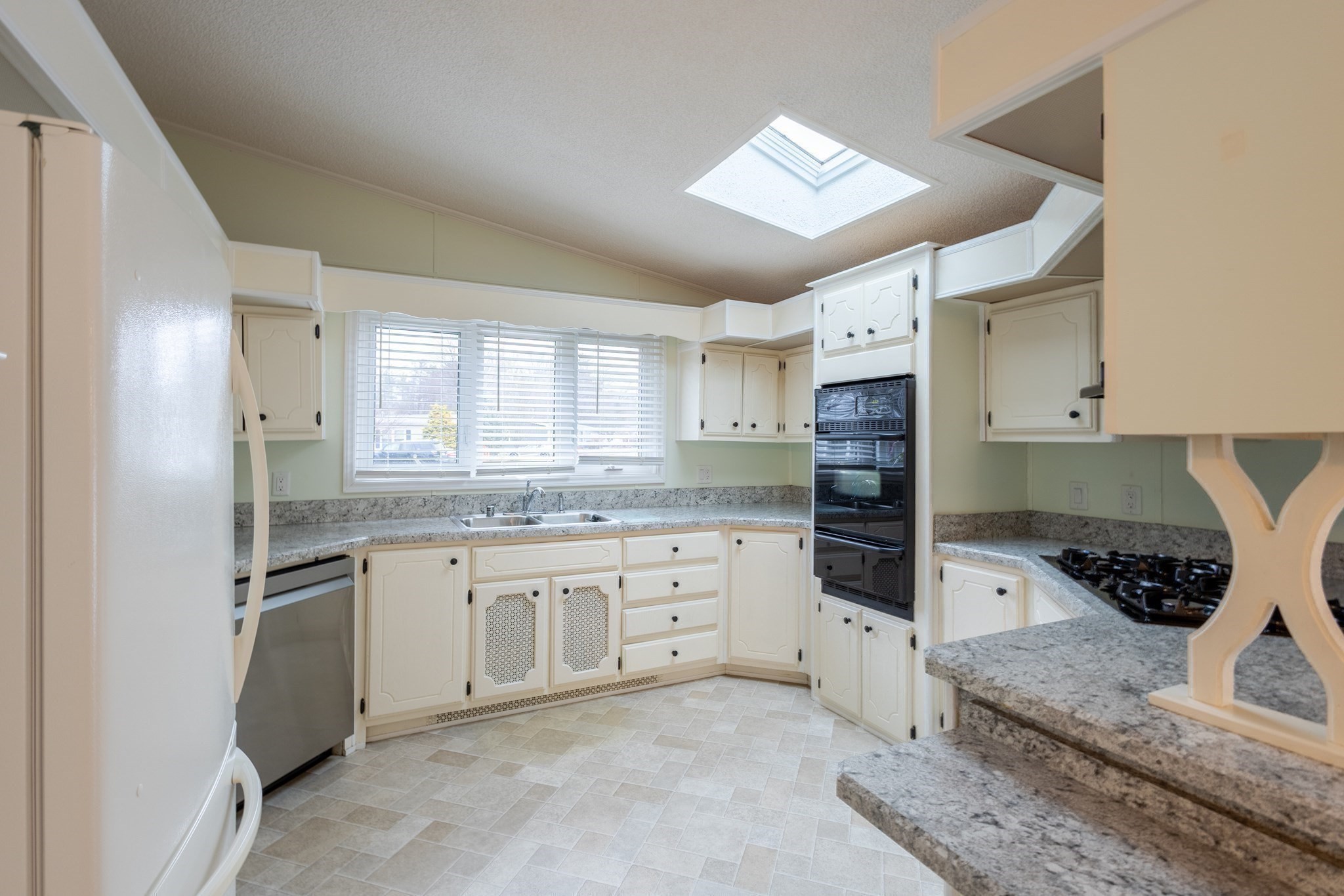 30 Leisurewood Drive Property Photo 8