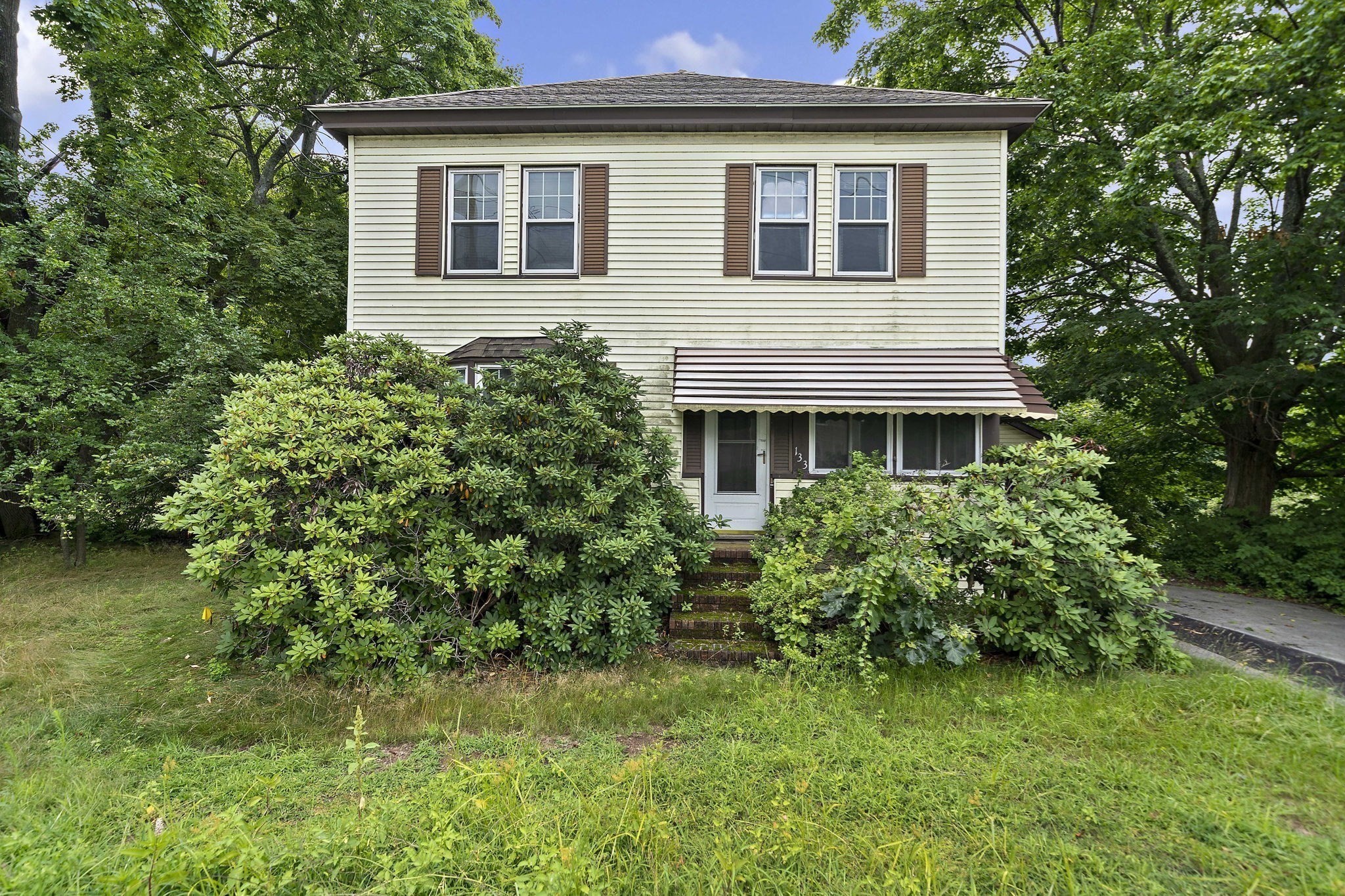 133 Pleasant Valley St Property Photo 1