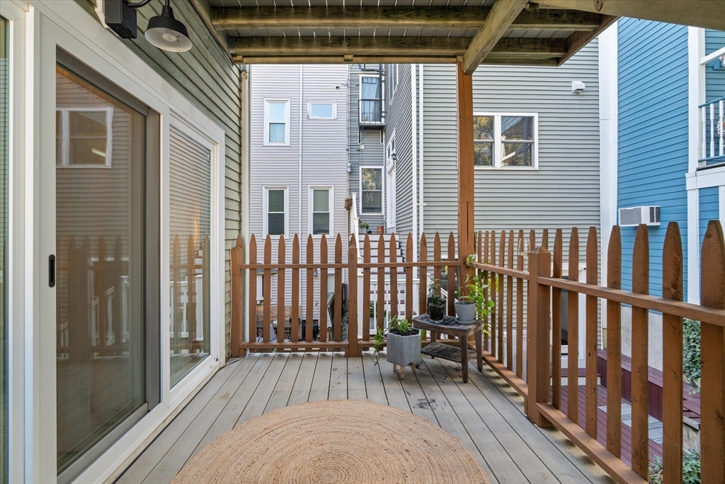 402 E 7th St # 2 Property Photo 8