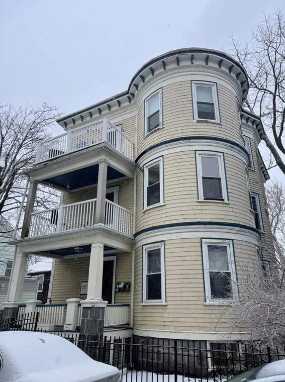 9 Sumner Sq Property Photo 1