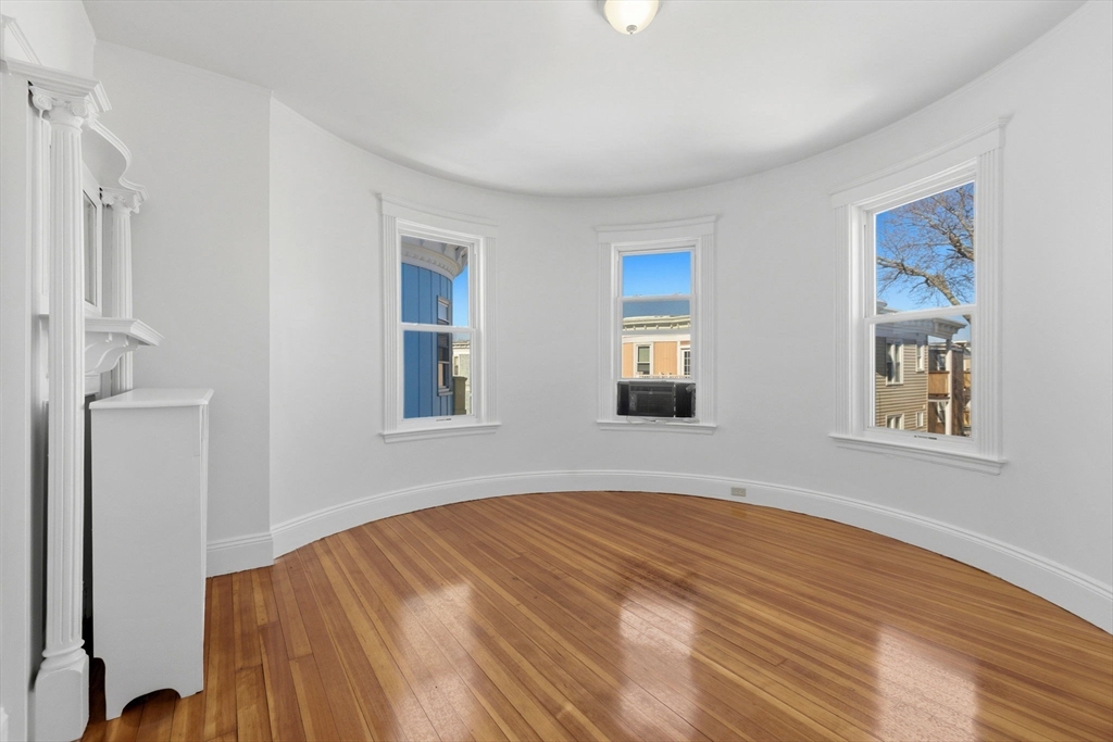 9 Sumner Sq Property Photo 3
