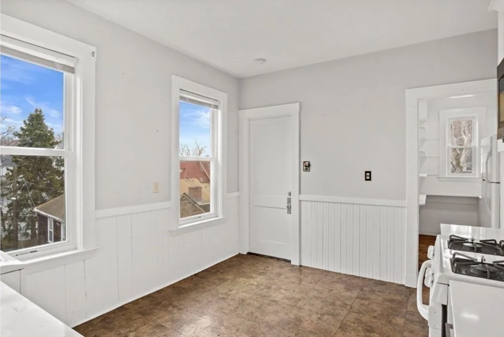 9 Sumner Sq Property Photo 6