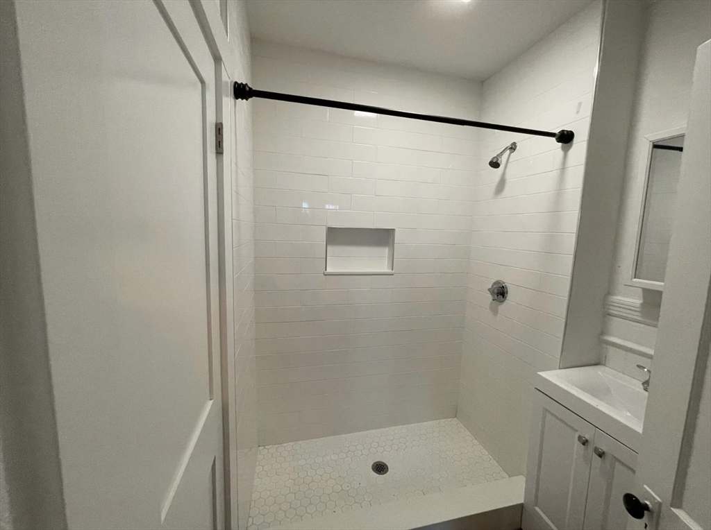 9 Sumner Sq Property Photo 8