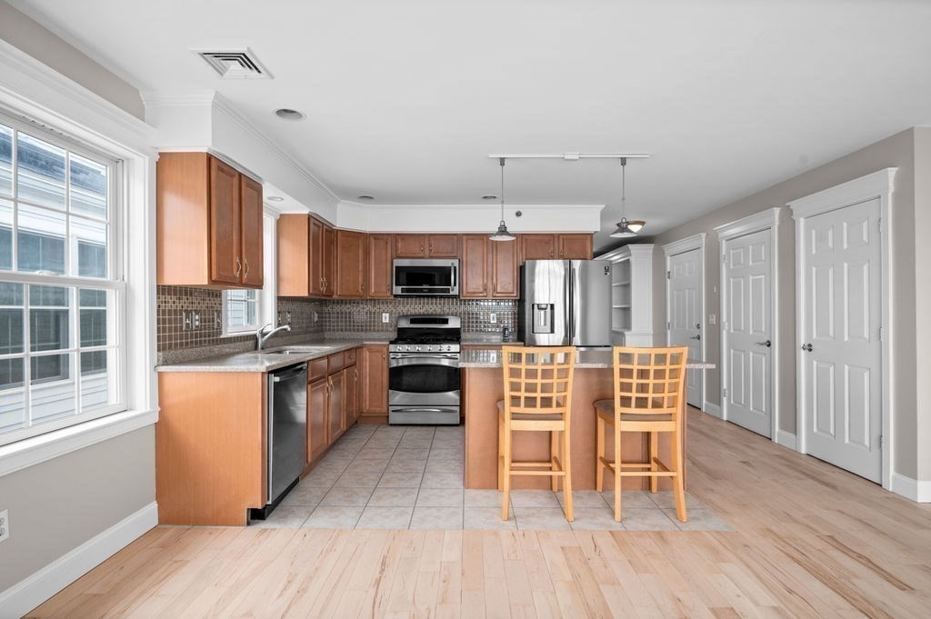 14 Atlantic Avenue # D Property Photo 10