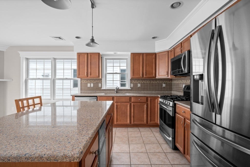 14 Atlantic Avenue # D Property Photo 11