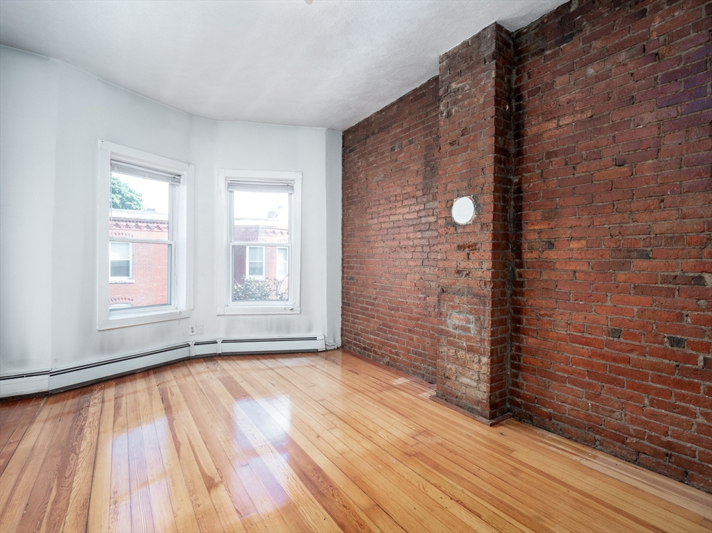 4 Saxton St Property Photo 9