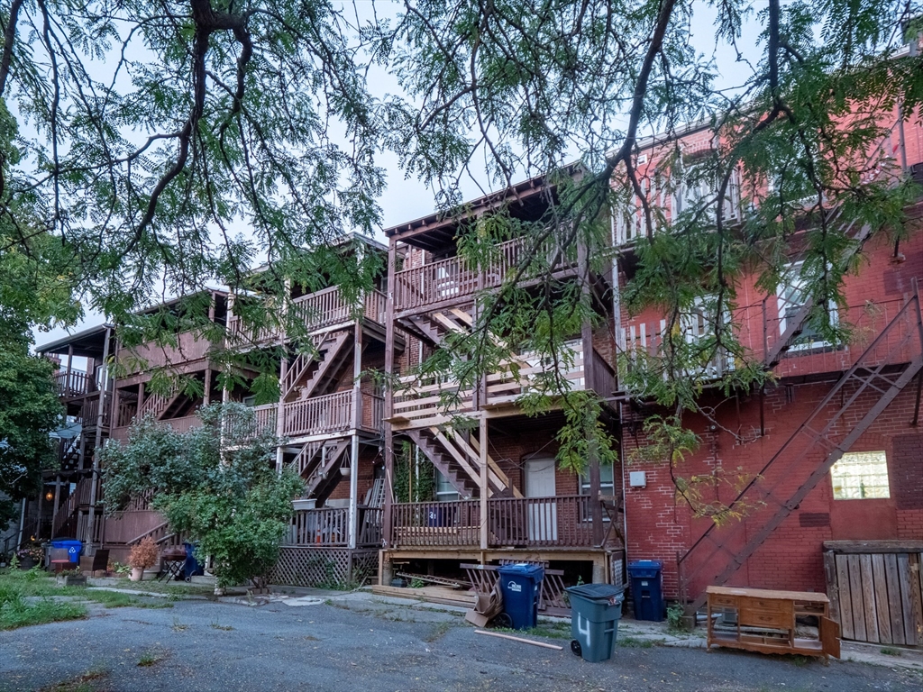4 Saxton St Property Photo 14