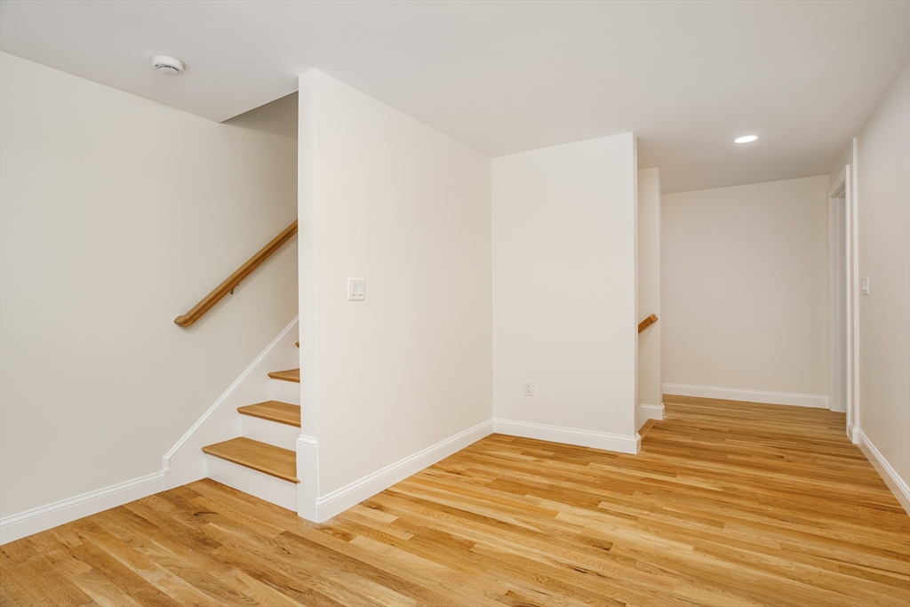 120 Maple St Property Photo 30