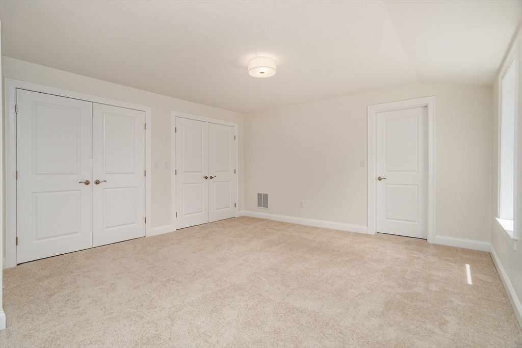 120 Maple St Property Photo 31