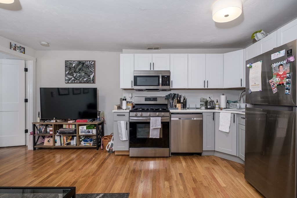 84 Emerson St # 1 Property Photo 1