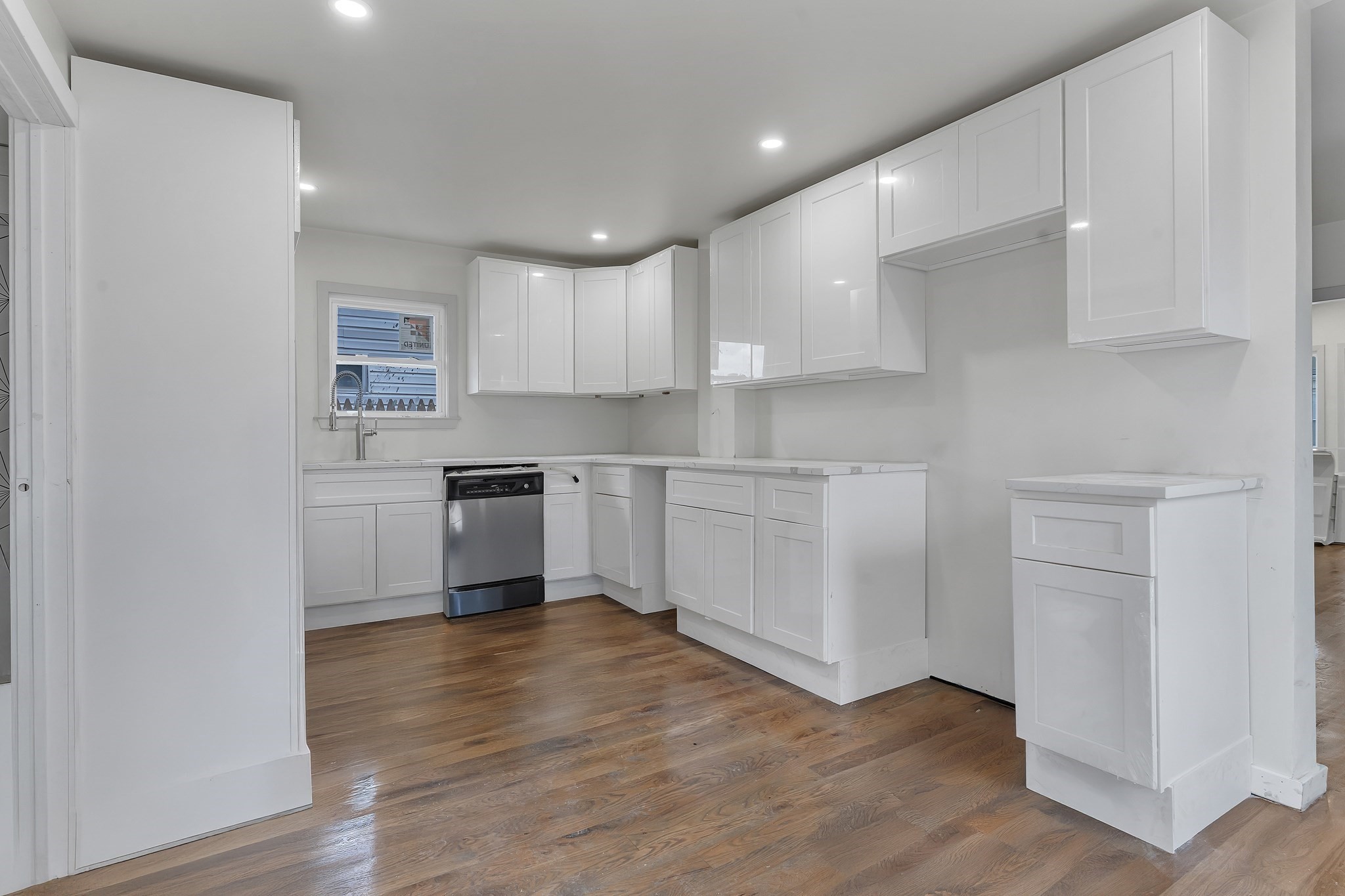 25 Tremont St Property Photo 2