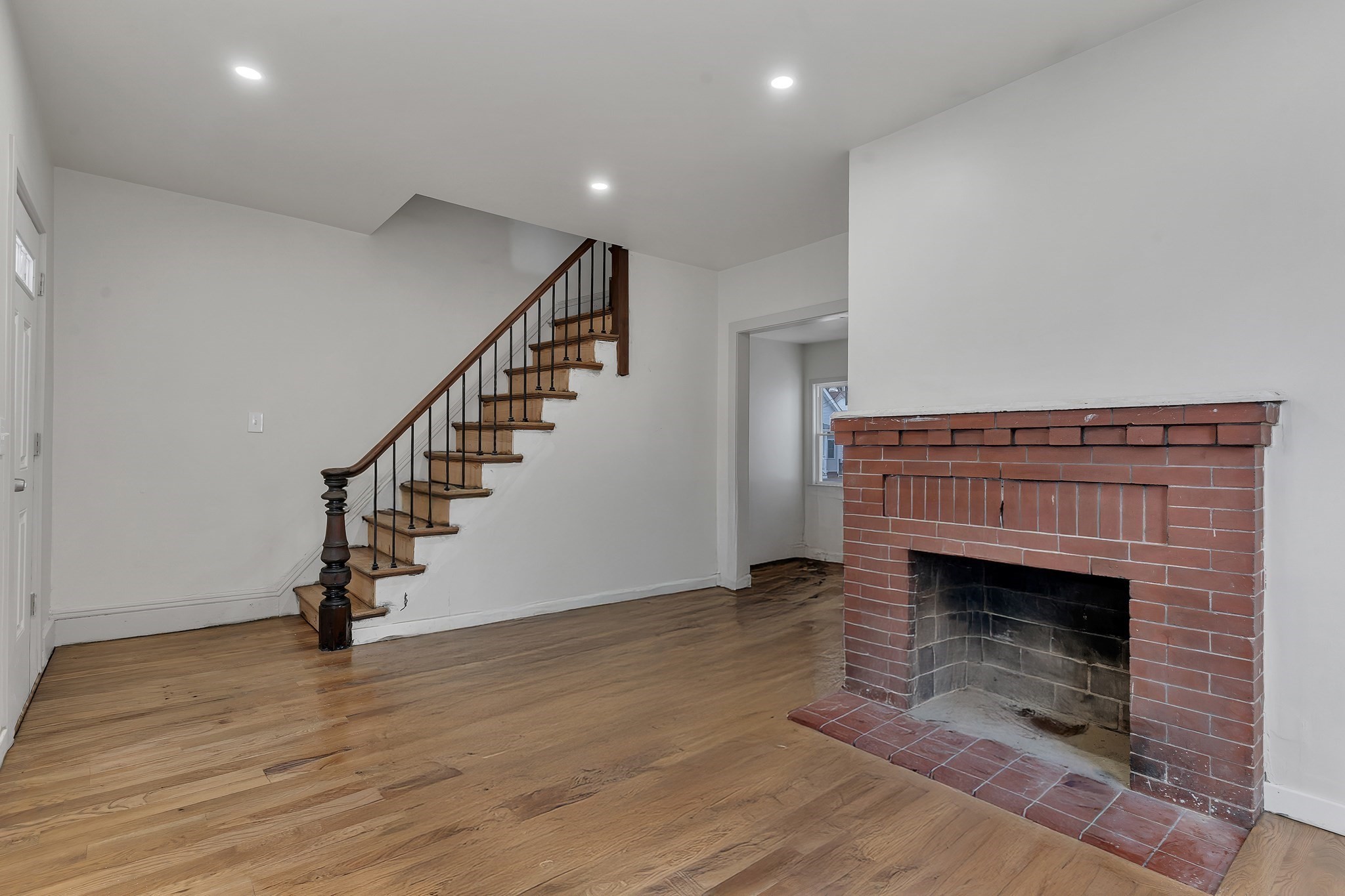 25 Tremont St Property Photo 4