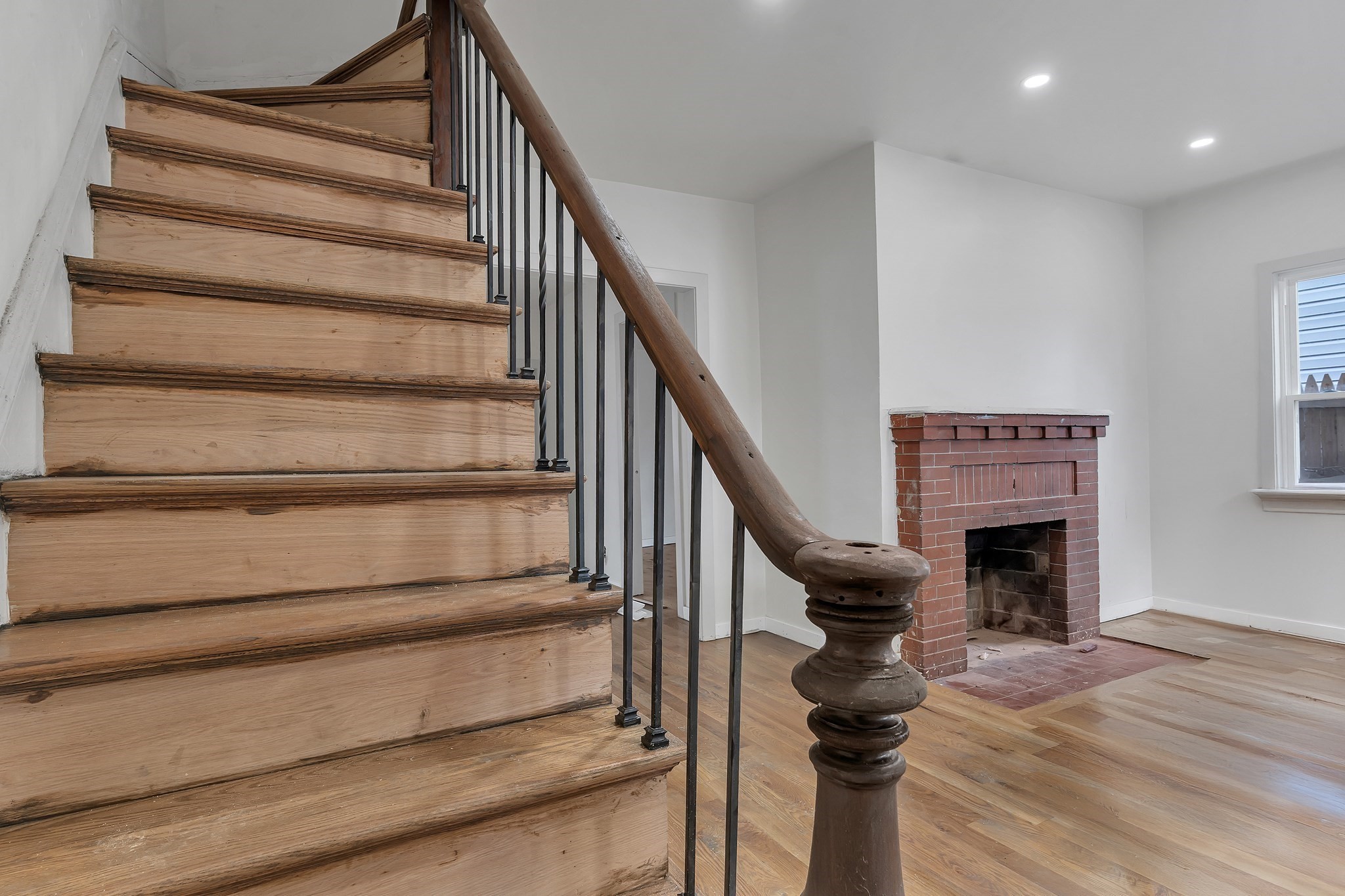 25 Tremont St Property Photo 6