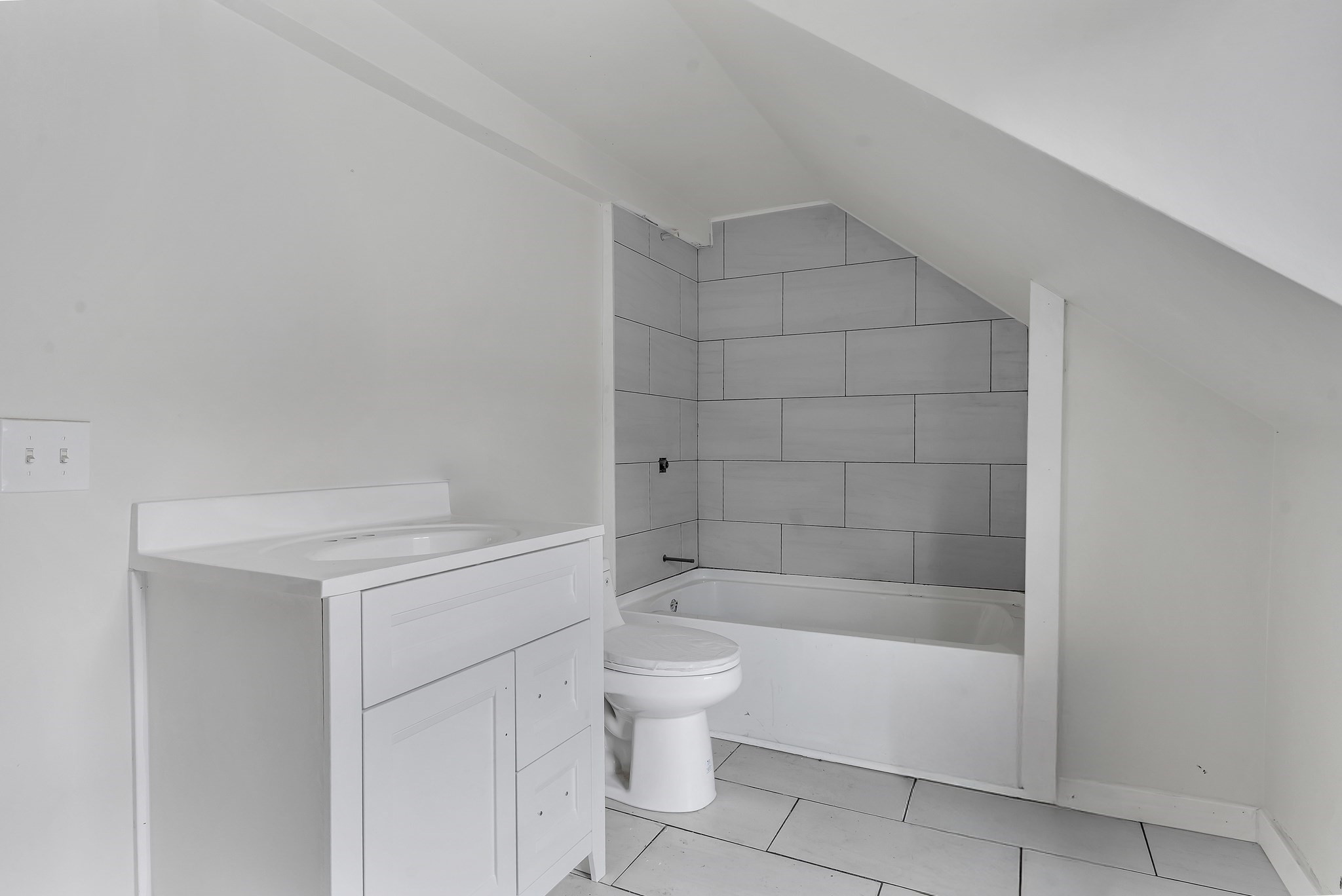 25 Tremont St Property Photo 16