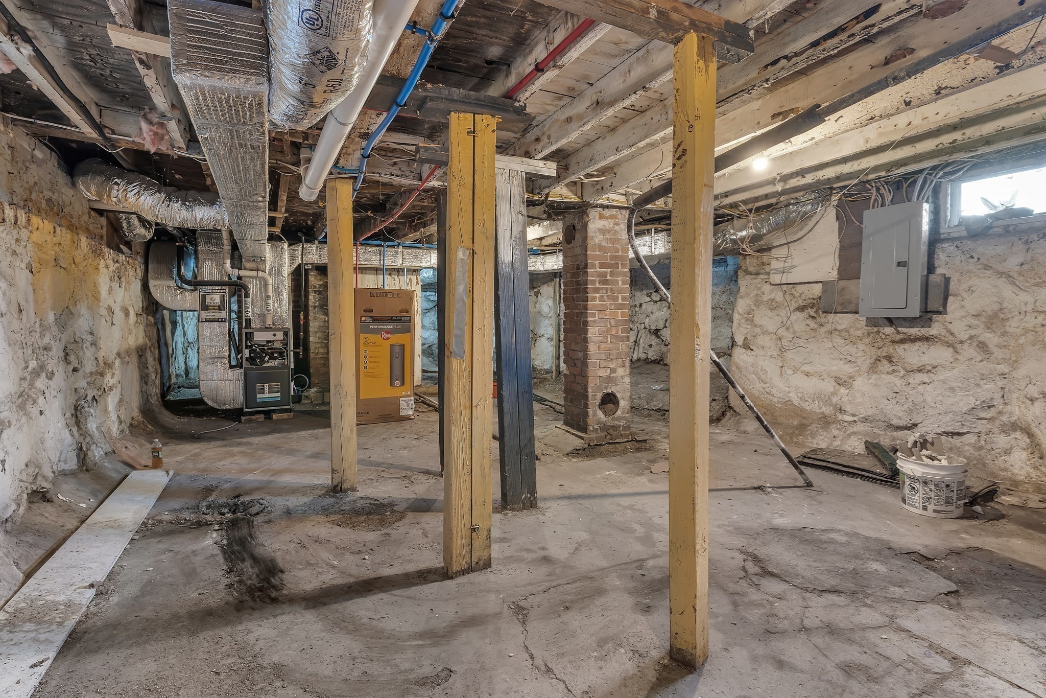 25 Tremont St Property Photo 22