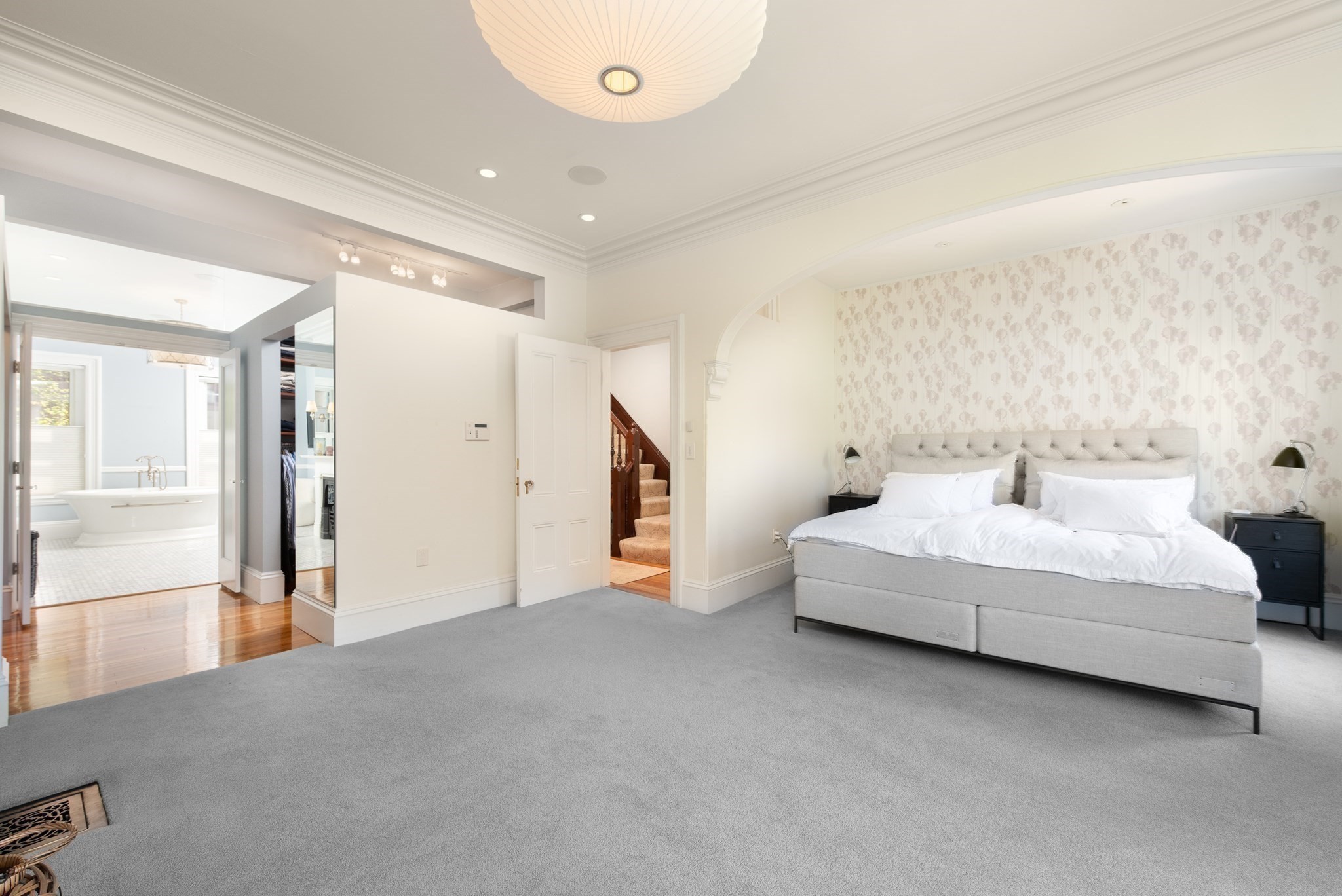 340 Marlborough St Property Photo 18