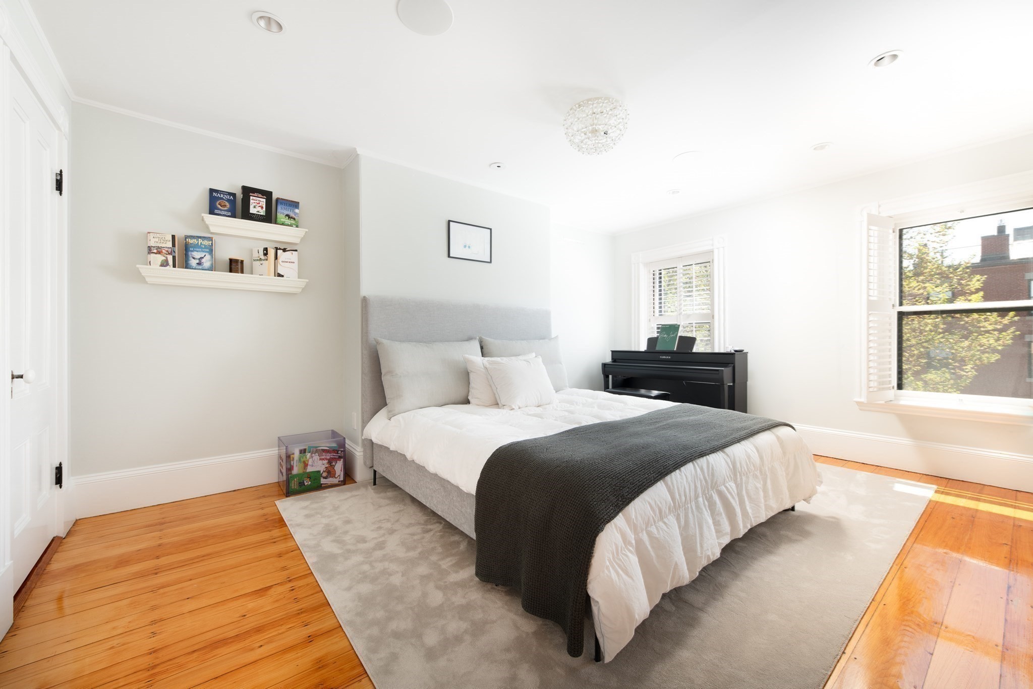 340 Marlborough St Property Photo 33