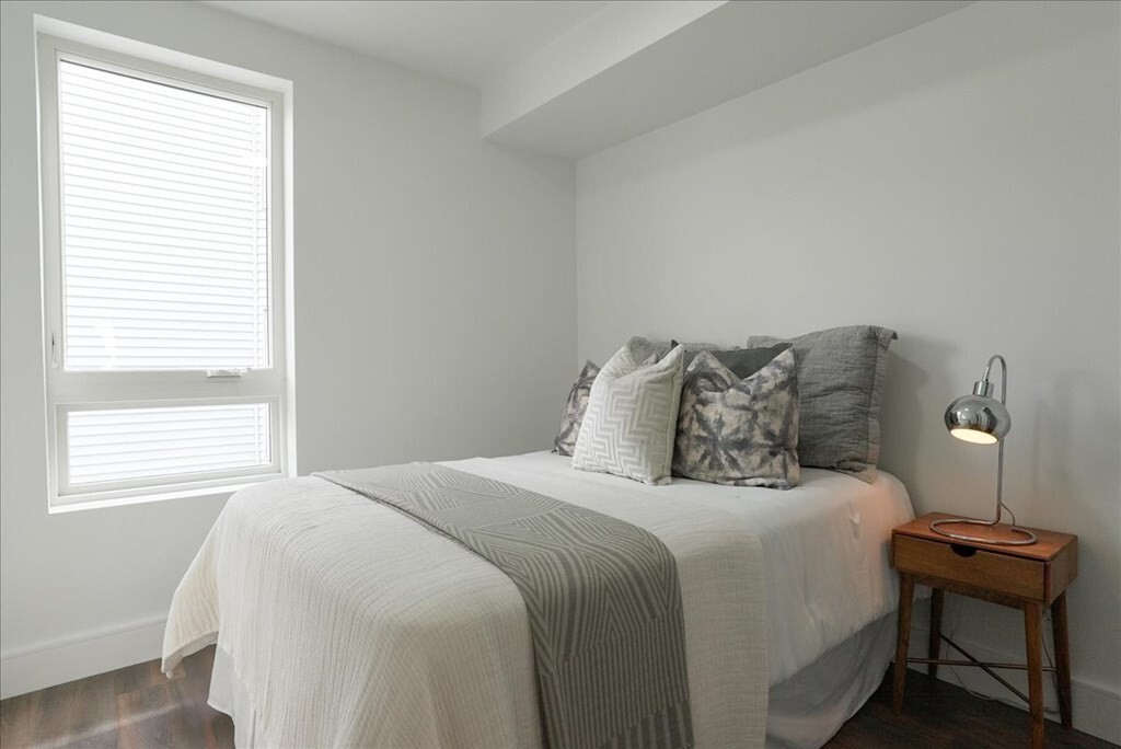 29 Woodford St # 1 Property Photo 17