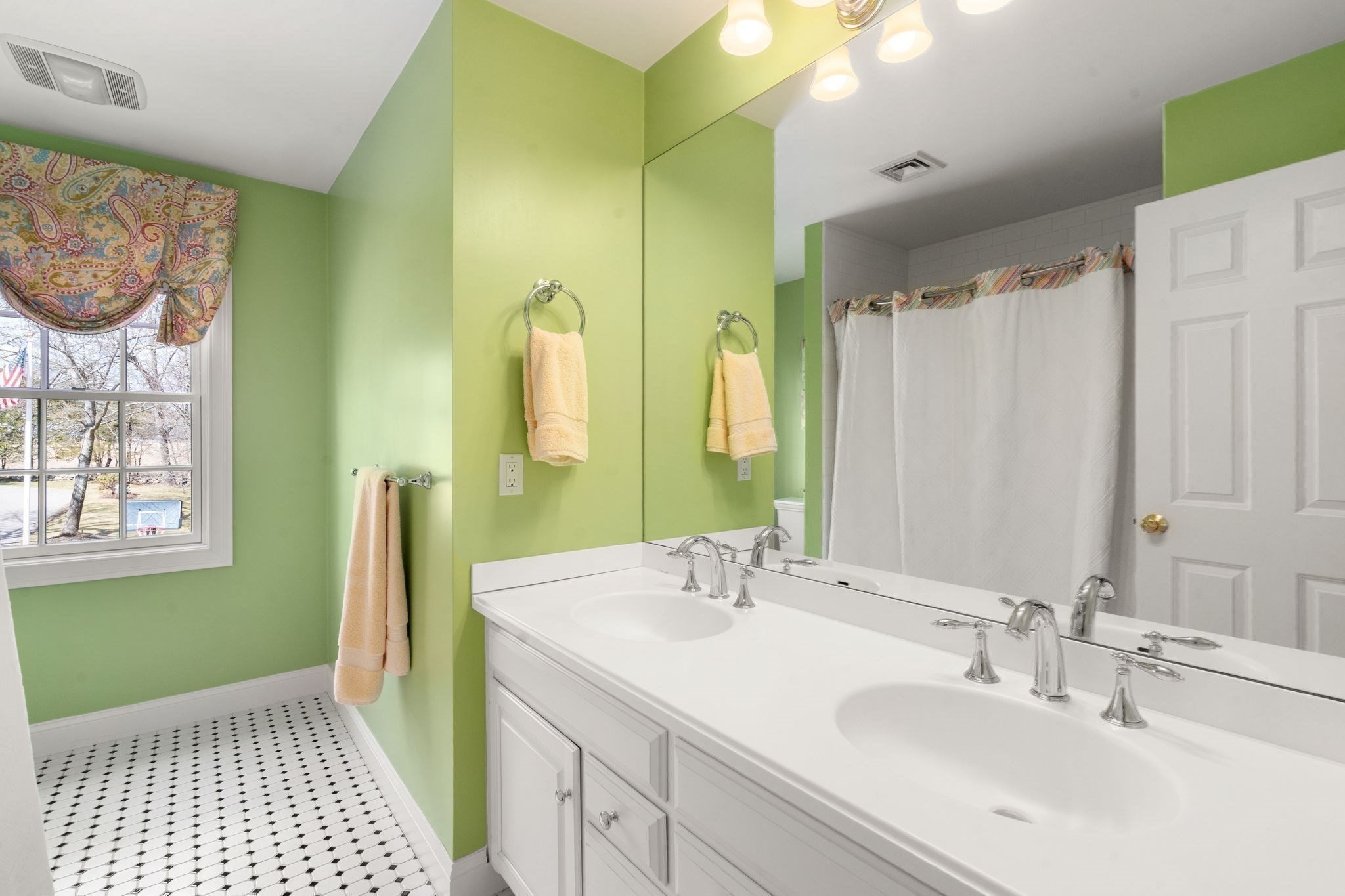 1080 North Street Property Photo 26