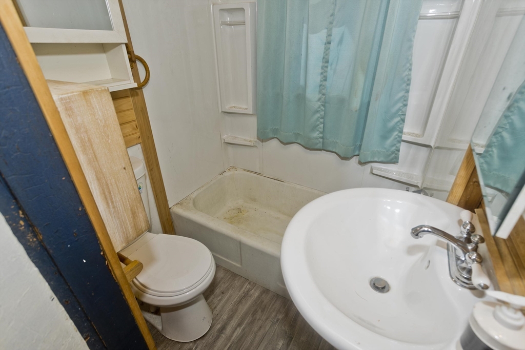 1019 Burnett Rd Property Photo 11