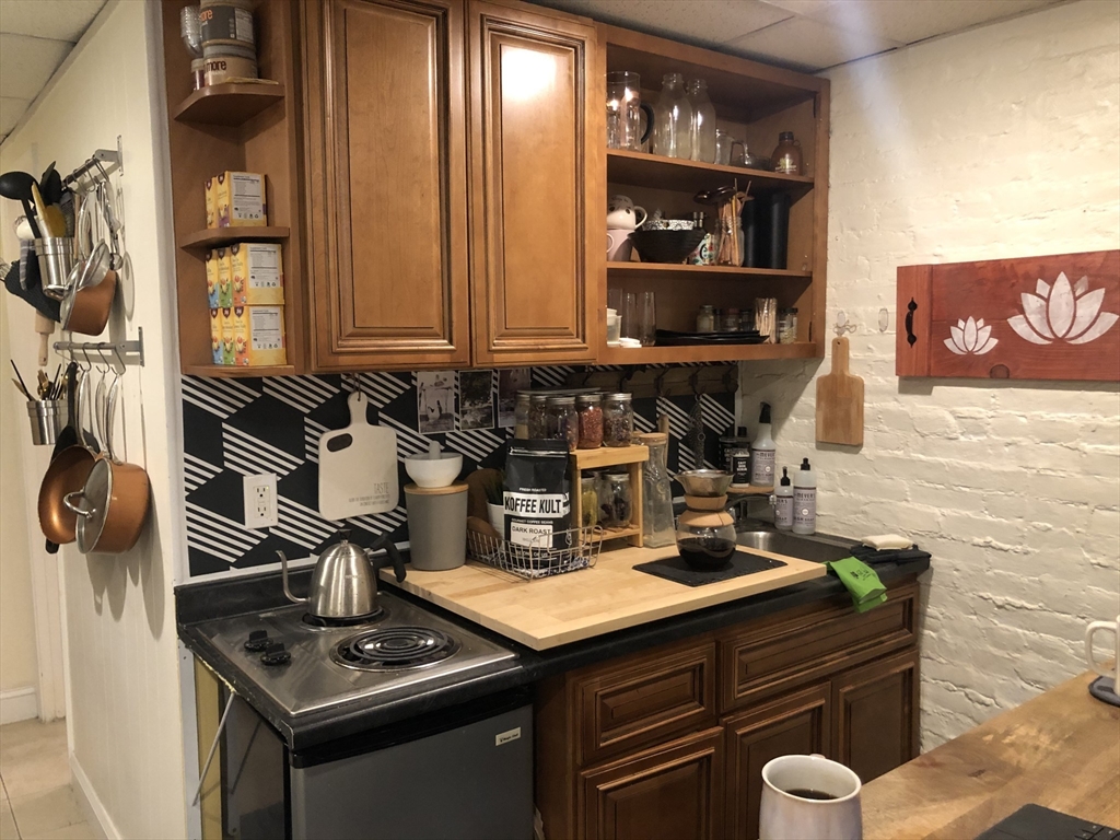 868 Beacon St # B Property Photo 4