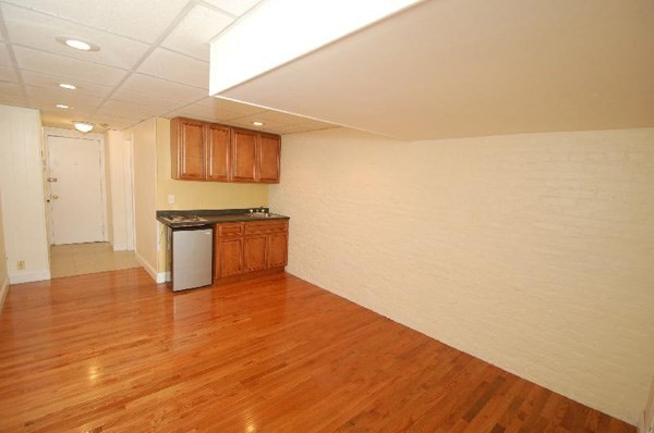868 Beacon St # B Property Photo 6